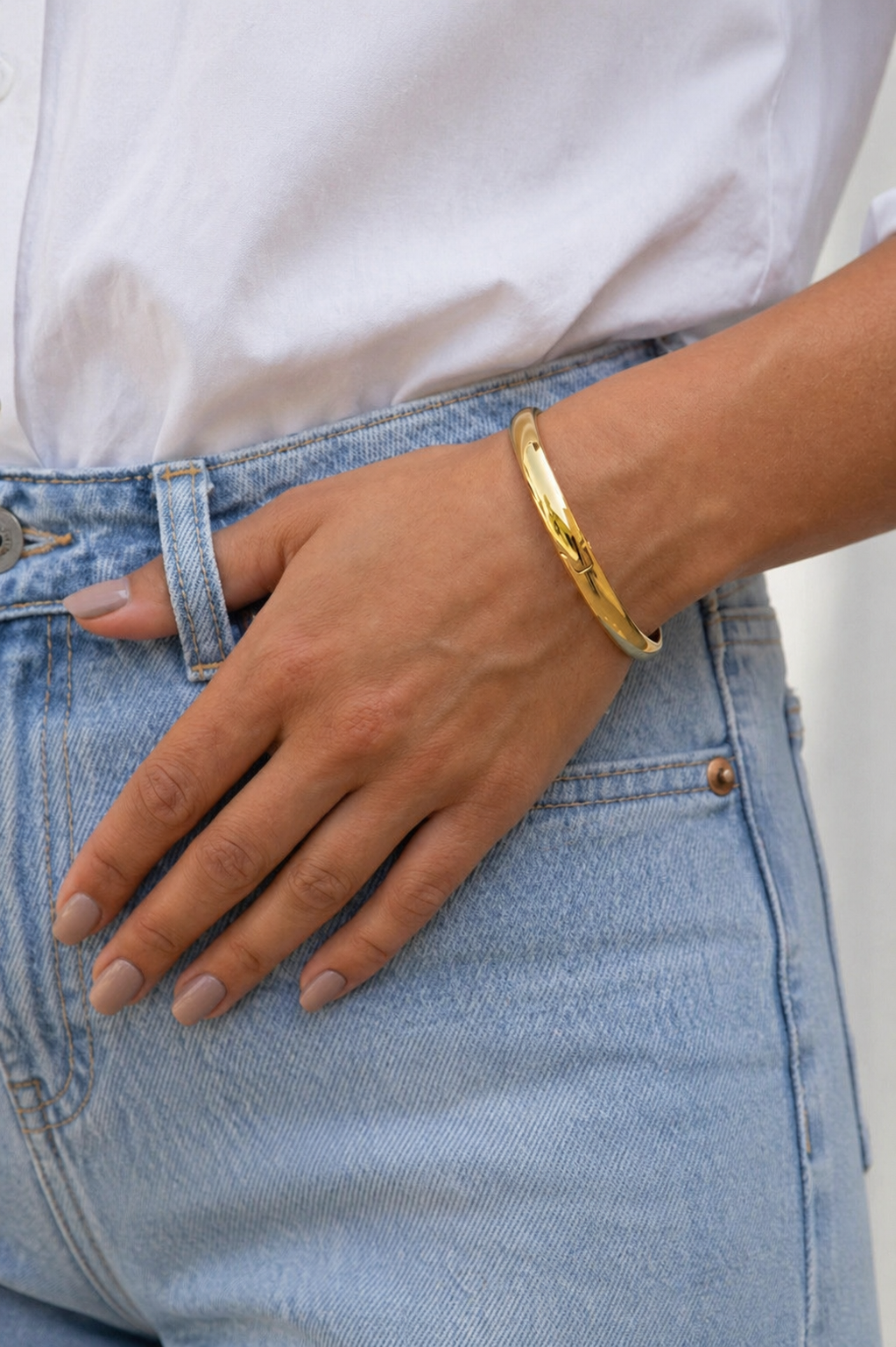 Elegant Gold Plated Minimalist Bangle Bracelet for Women