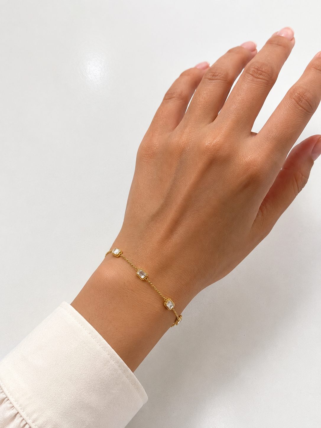 Anti-Tarnish 18K Gold Plated Crystal Charm Pendant Set with Matching Bracelet – Perfect for Gifting