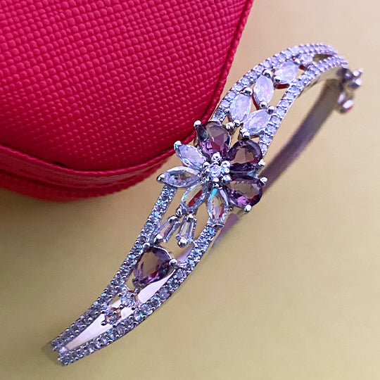 Elegant American Diamondalloy Metal Bracelet For Women