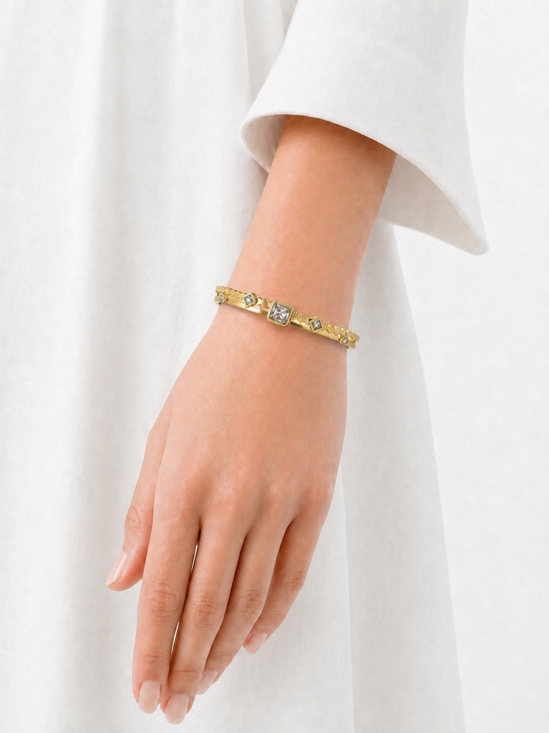 Minimal Crystal Studded Gold Bracelet – Classy & Timeless Design