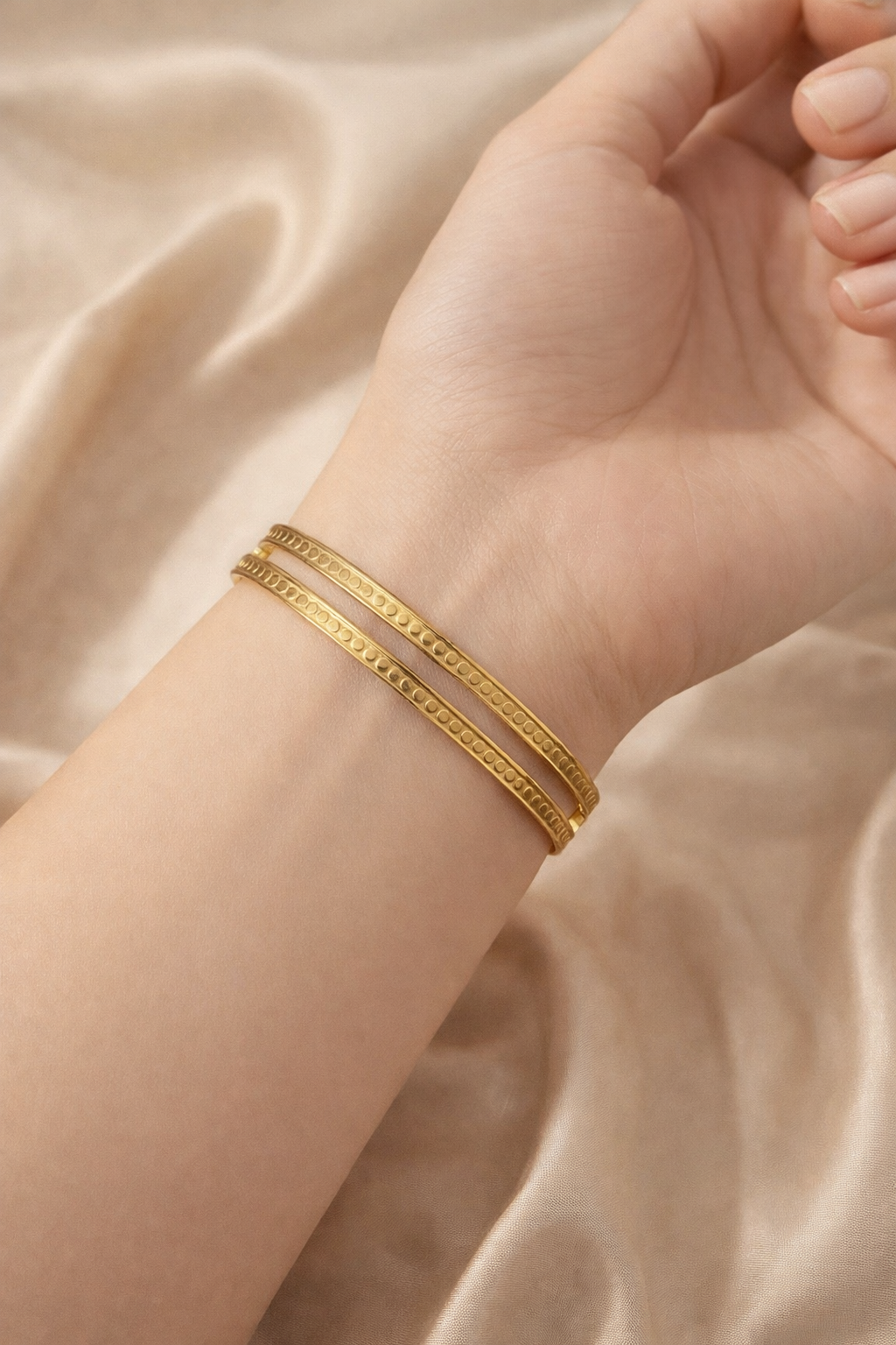 Elegant Anti-Tarnish Bracelet - Long-Lasting Shine and Durability