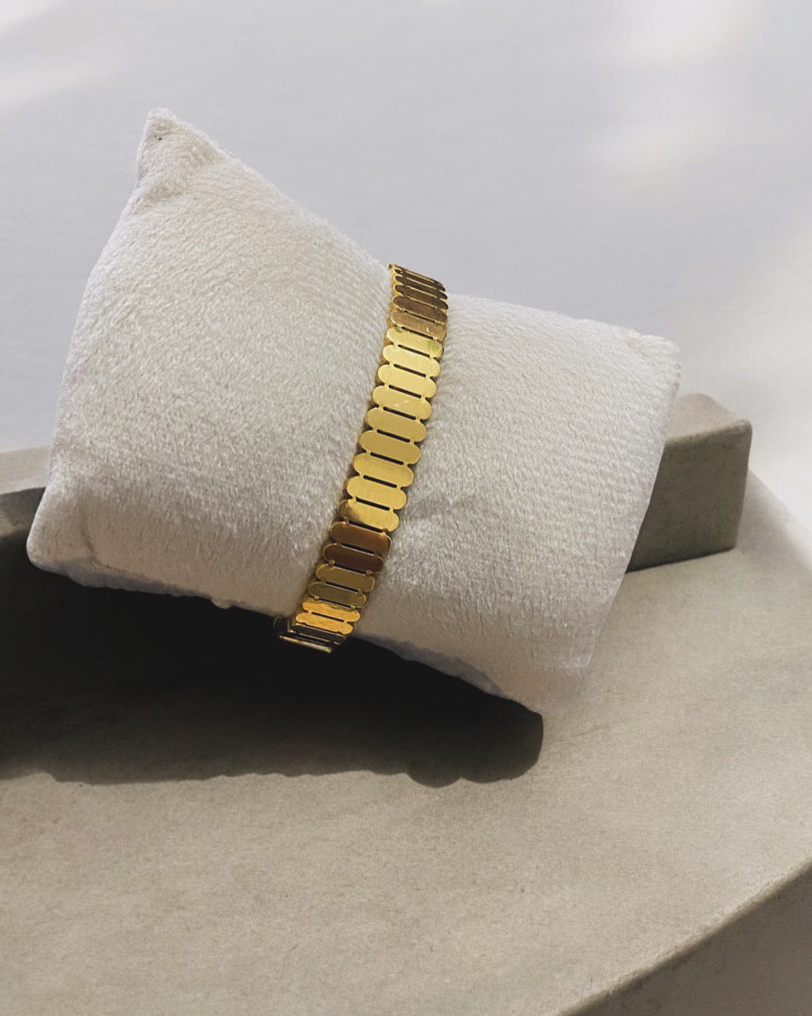 Designer Anti-Tarnish Bracelet – Elegant & Timeless