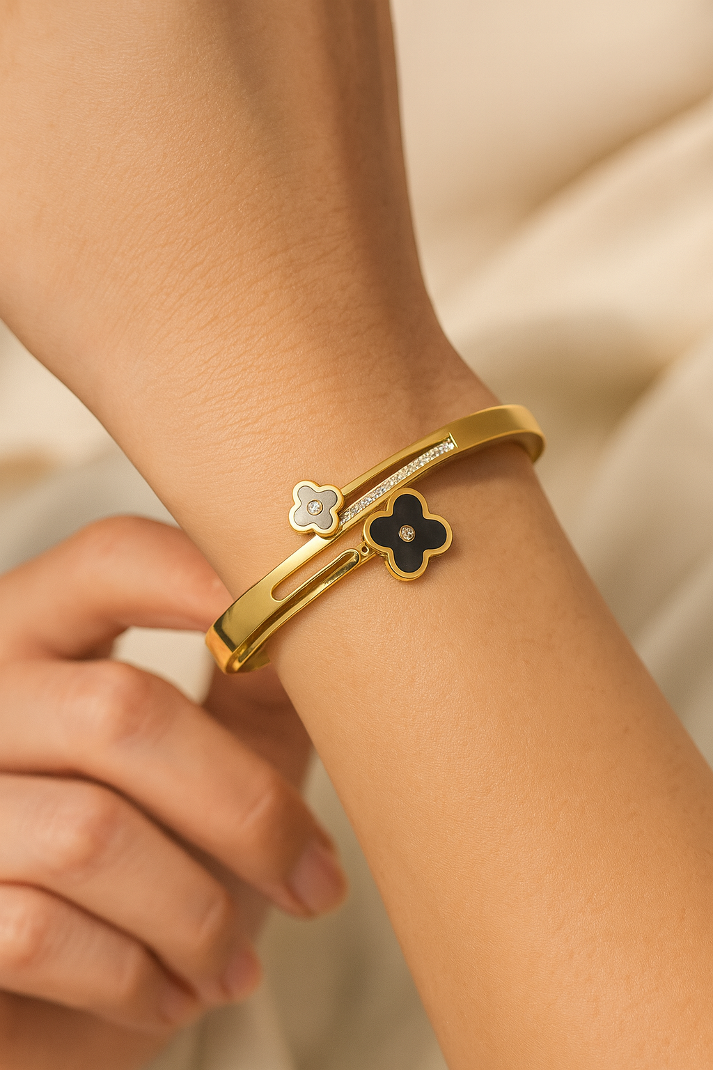 Elegant Anti-Tarnish Bracelet - Long-Lasting Shine and Durability
