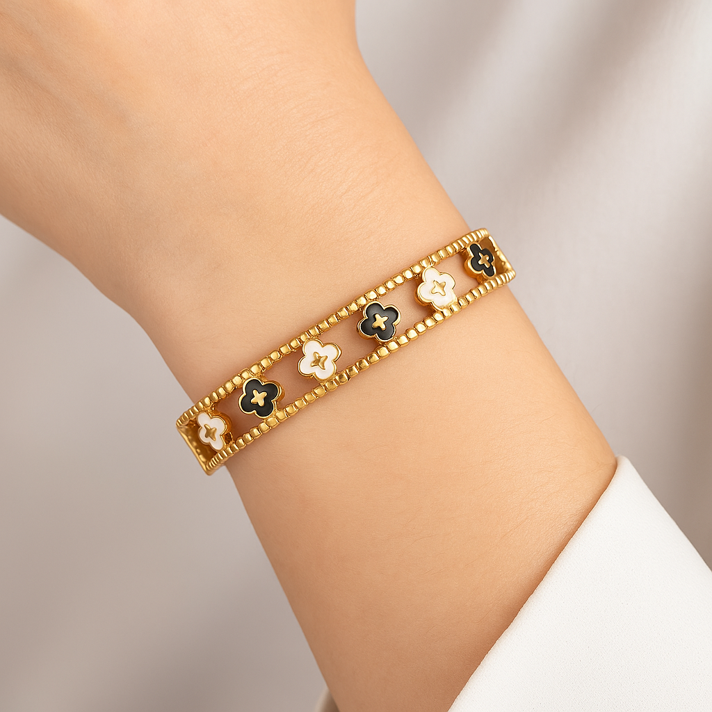Add a touch of timeless elegance to your everyday look with the JewelsStar Anti-Tarnish Bracelet – crafted to shine forever!