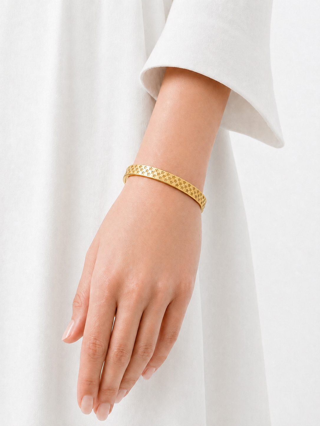 Star Pattern Gold Plated Bracelet | Minimal Engraved Elegant Bangle