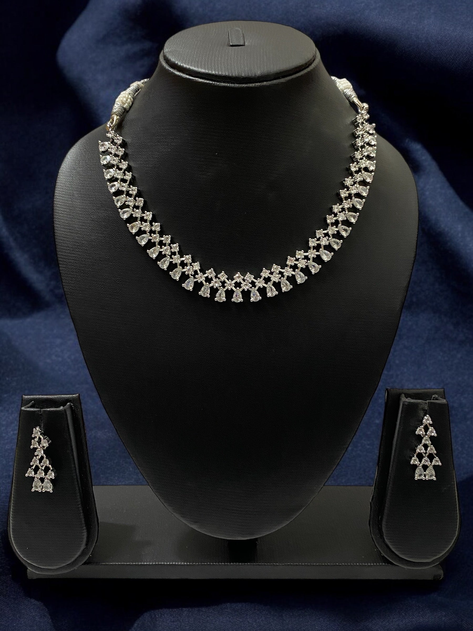 America Diamond Necklace - A Sparkling Touch of Elegance
