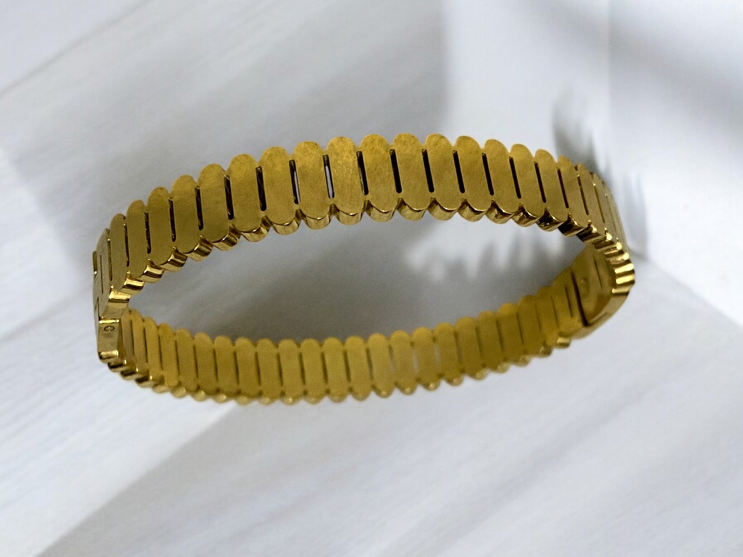 Designer Anti-Tarnish Bracelet – Elegant & Timeless