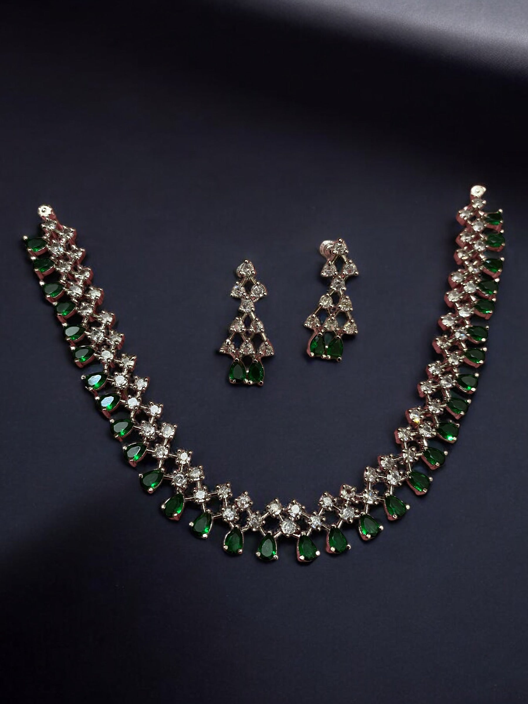 America Diamond Necklace - A Sparkling Touch of Elegance