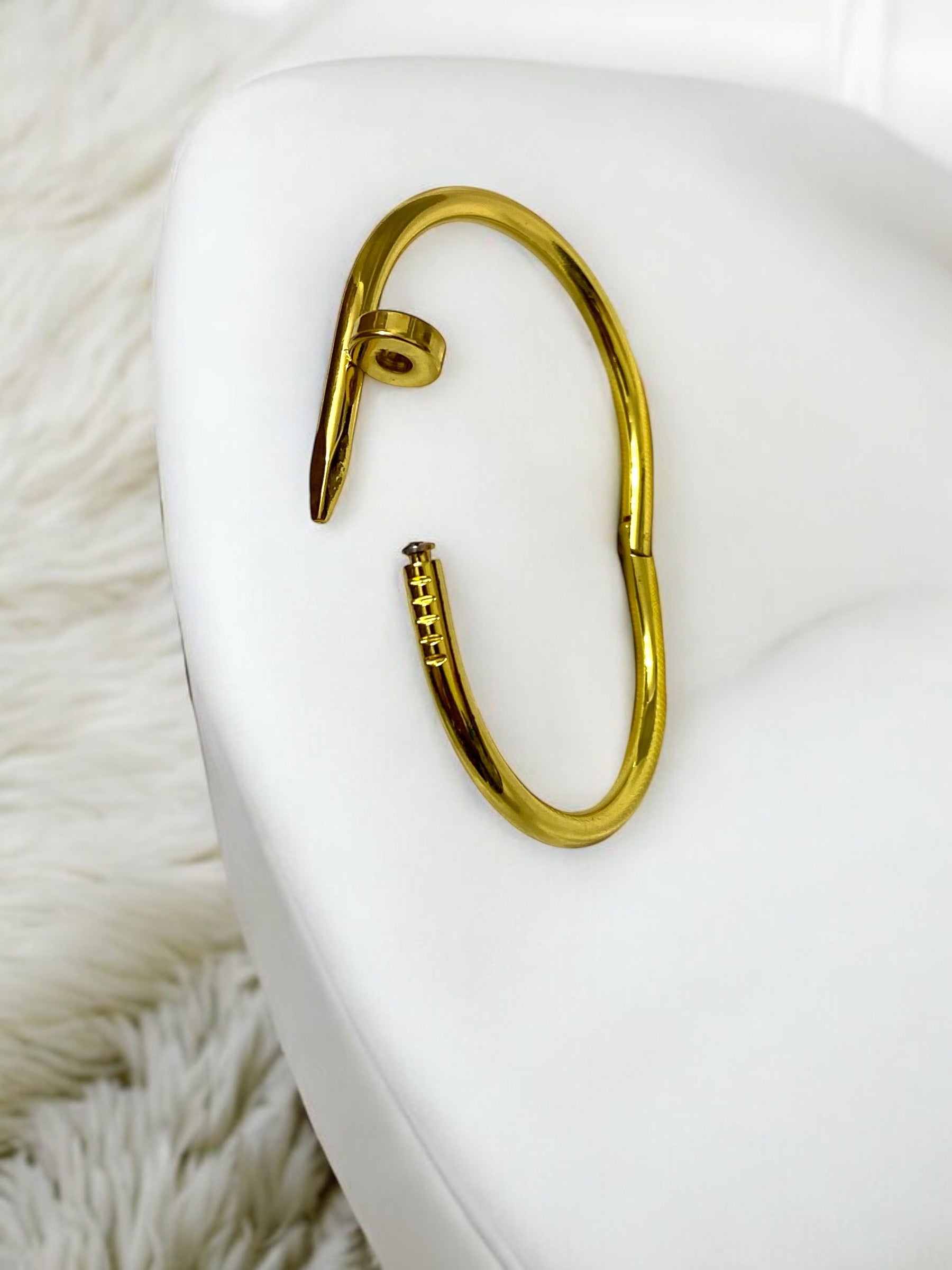 Anti-Tarnish Waterproof Openable Bracelet