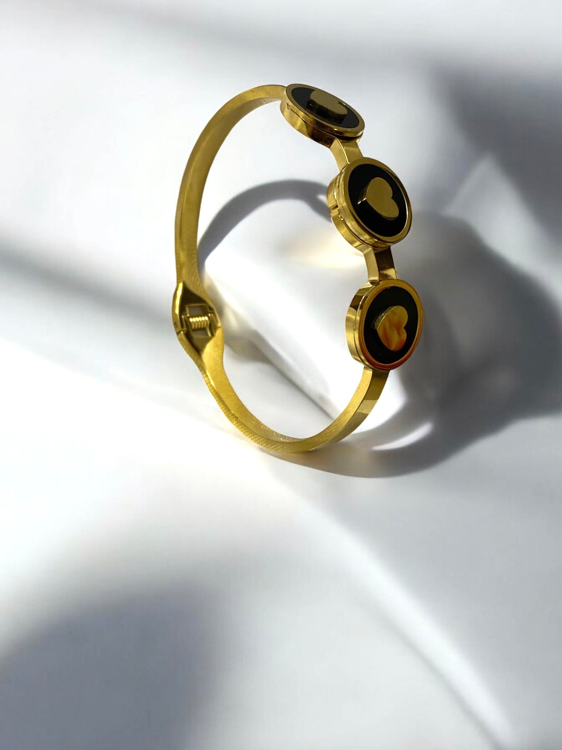 Anti-Tarnish HEART DESIGN Openable Waterproof Bracelet