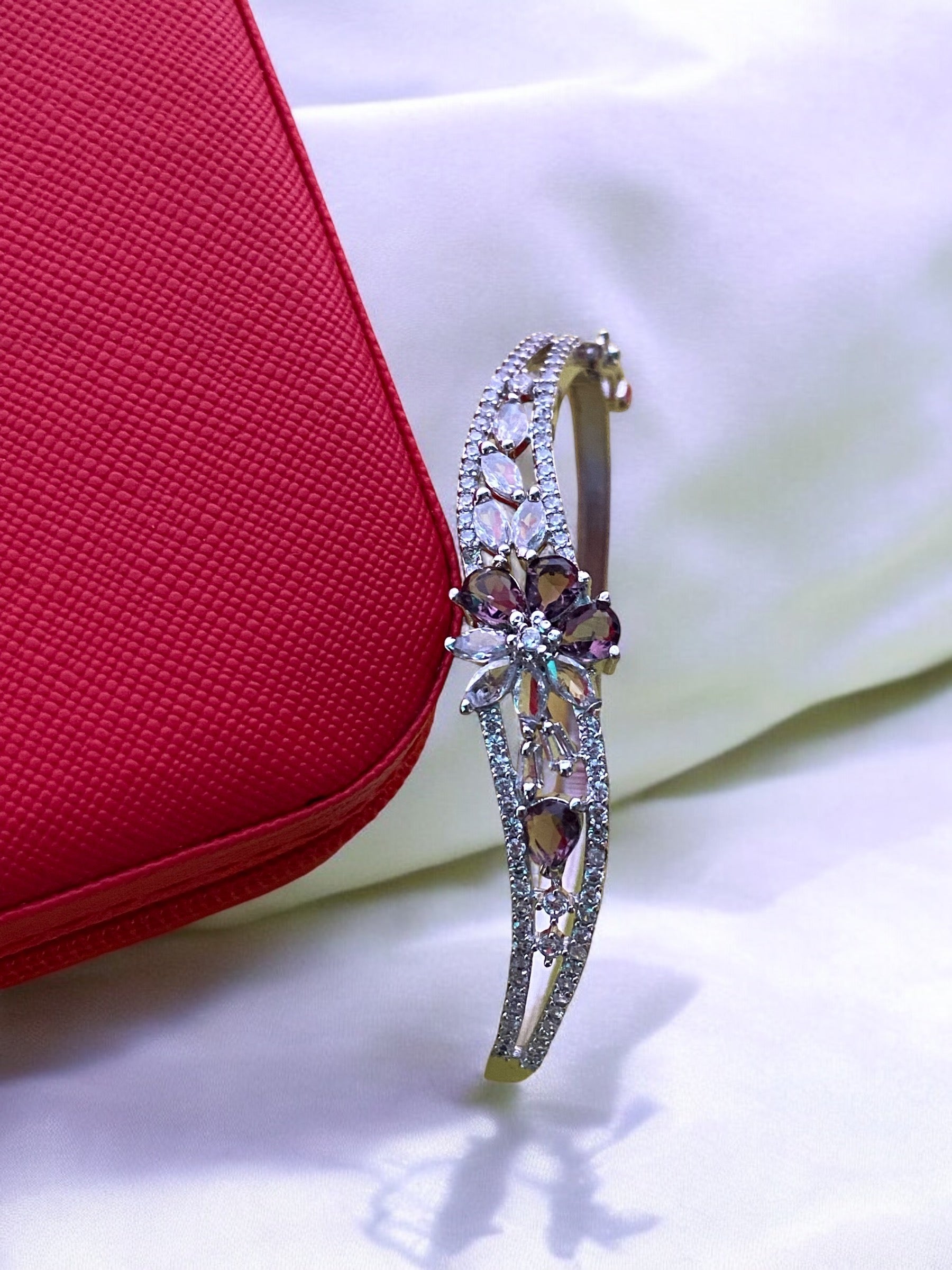 Elegant American Diamondalloy Metal Bracelet For Women