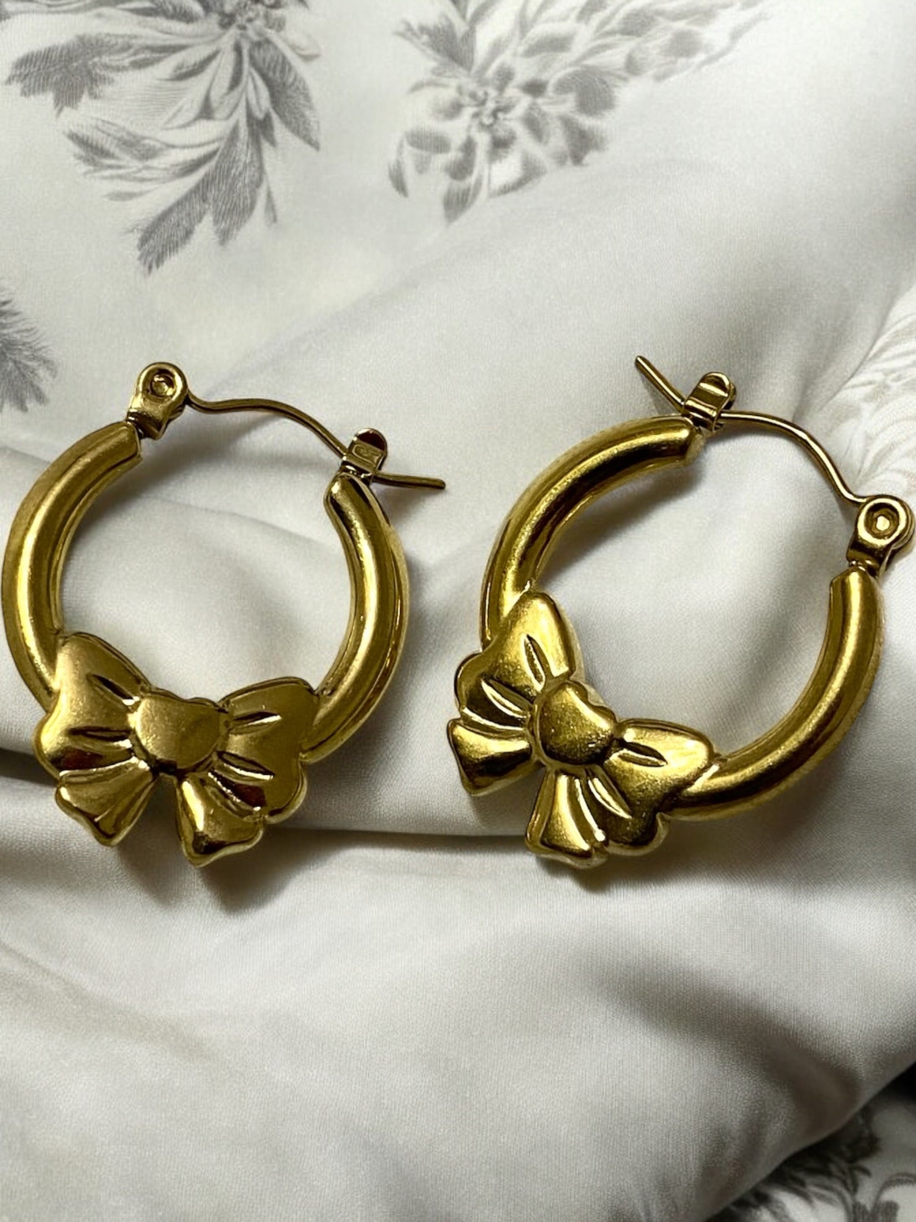 ANti -Tarnish Small Bow Hoops