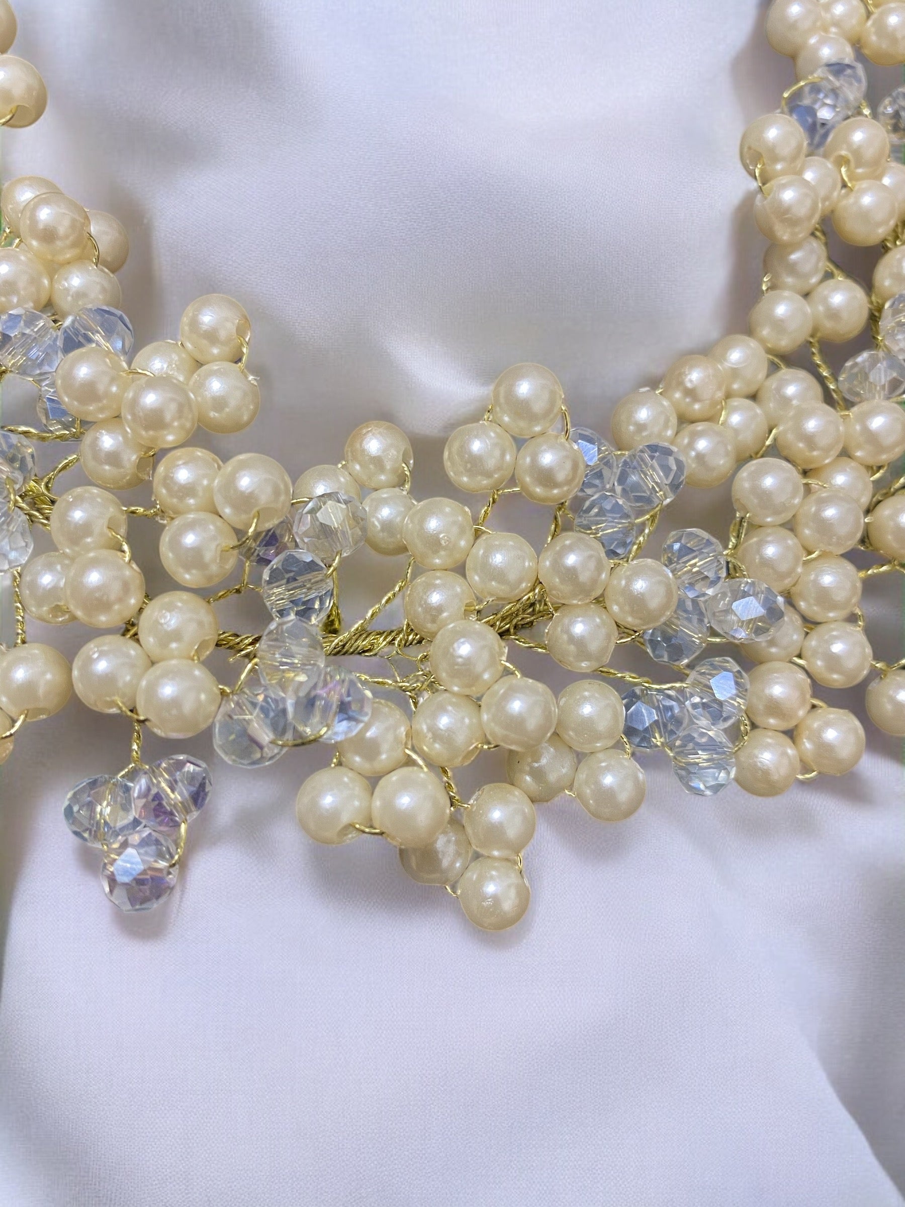 Elegant Pearls Hair Accessories - Perfect for Any Occasion