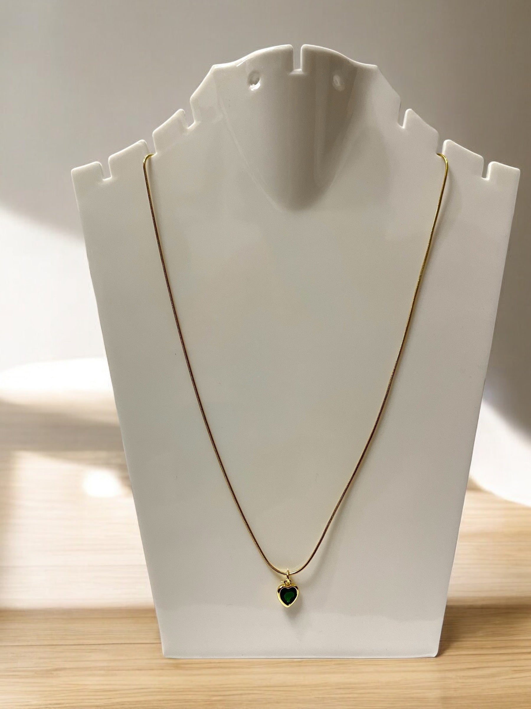 Charming Anti-Tarnish Small Green Heart Pendant Chain