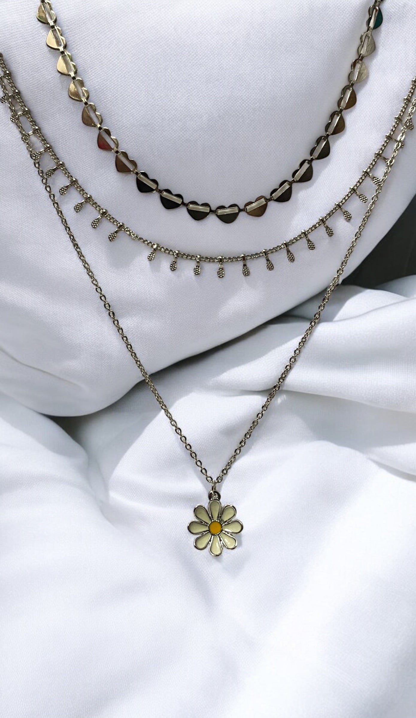 Elegant 3-Layer Floral  Pendant Necklace Chain