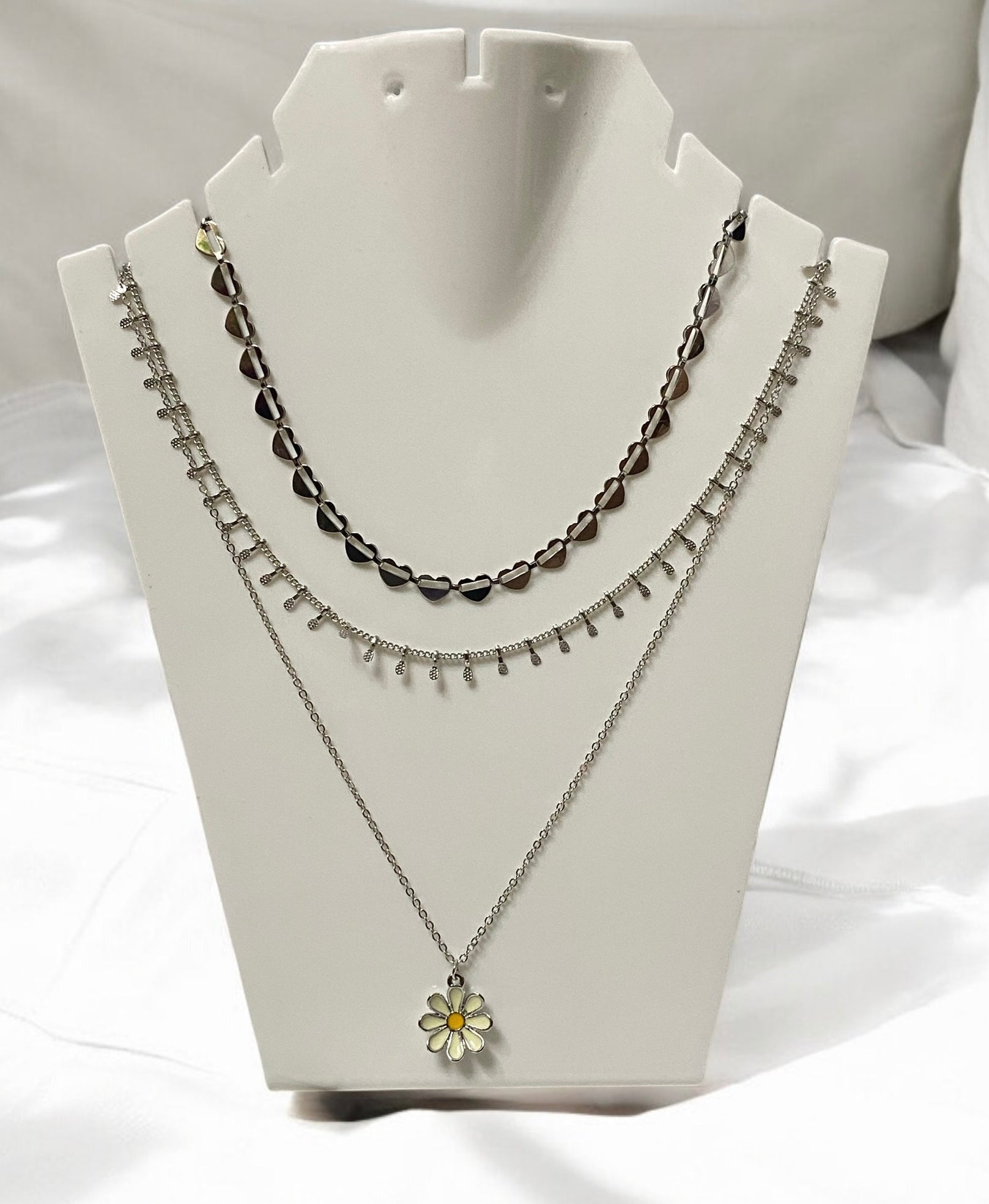 Elegant 3-Layer Floral  Pendant Necklace Chain