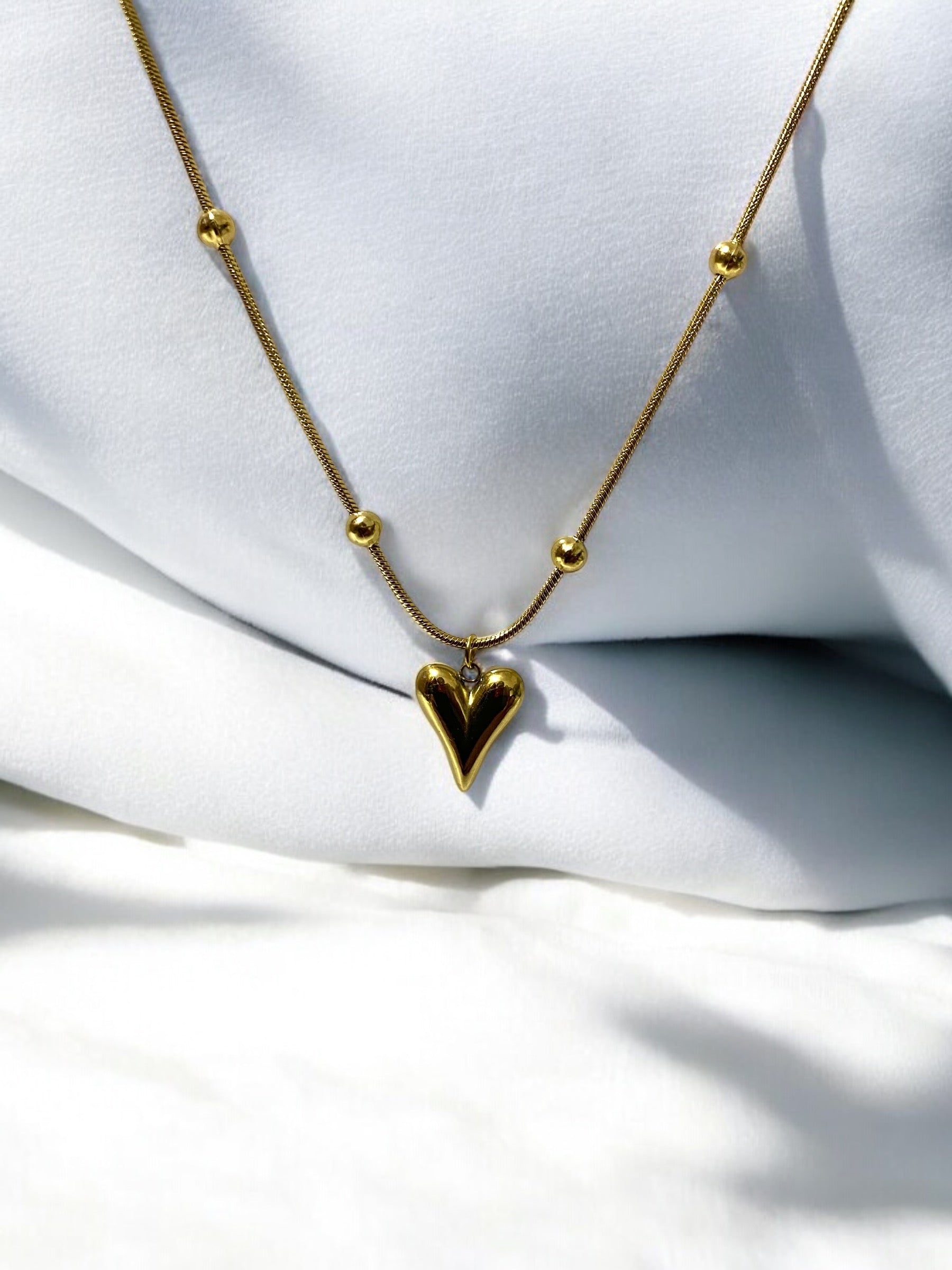 Heart pendant anti tarnish chains