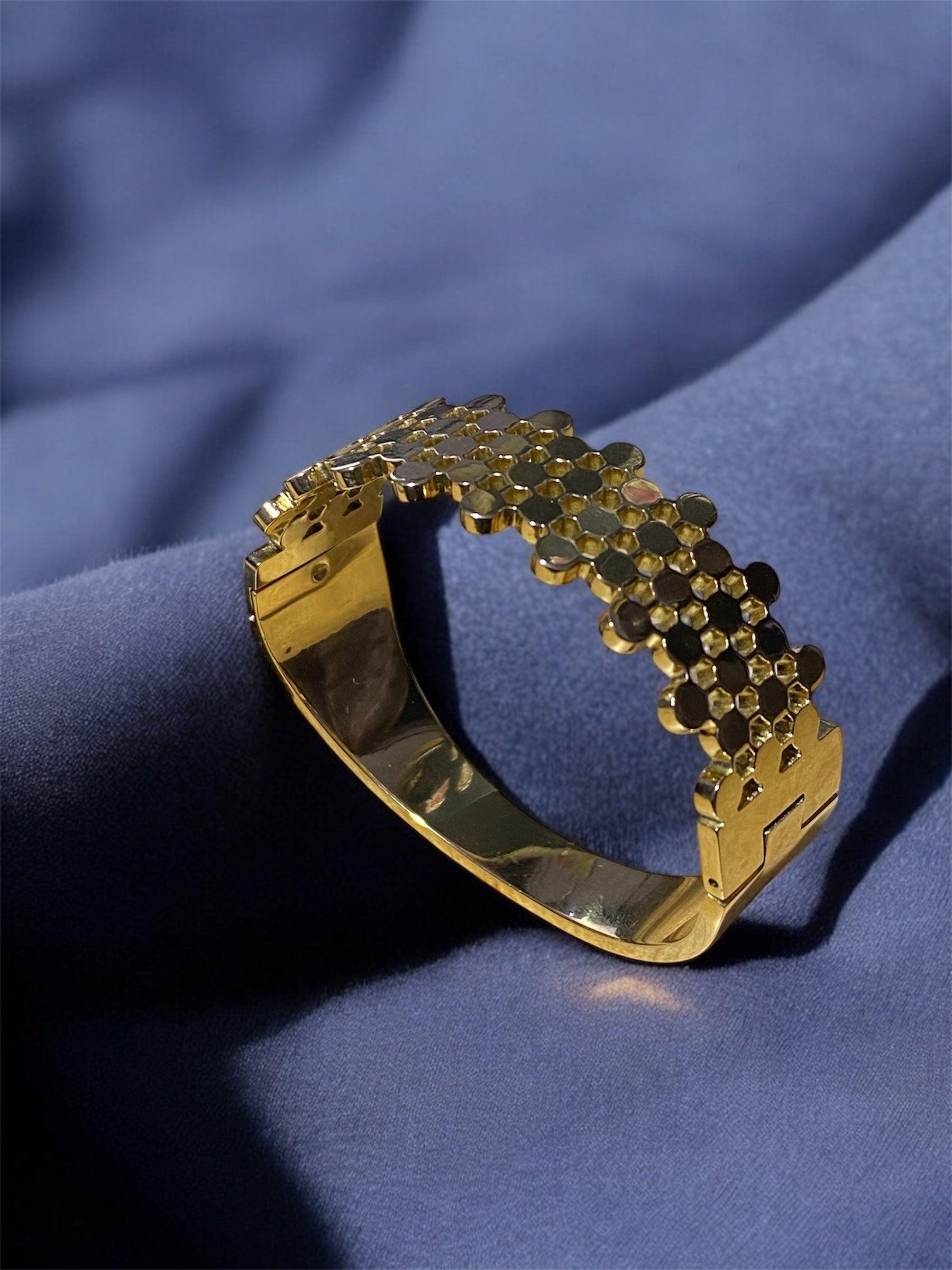 Designer Anti-Tarnish Bracelet – Elegant & Timeless