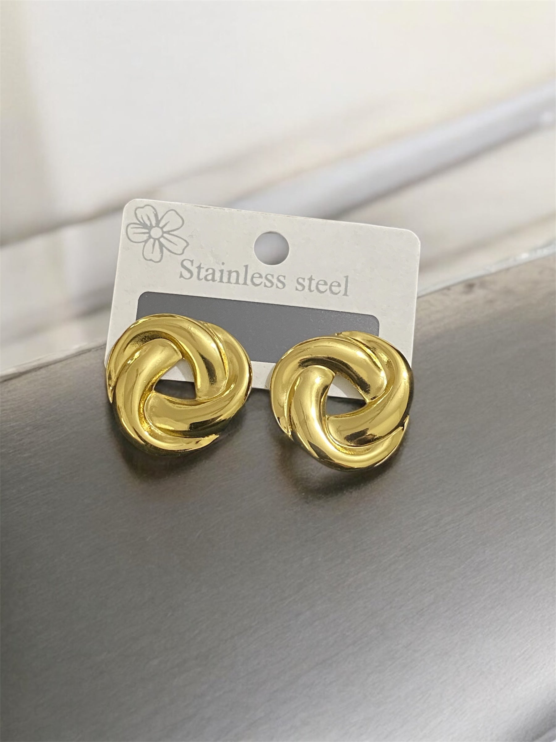 Chic Anti-Tarnish Designer Earrings – Elegance that Lasts