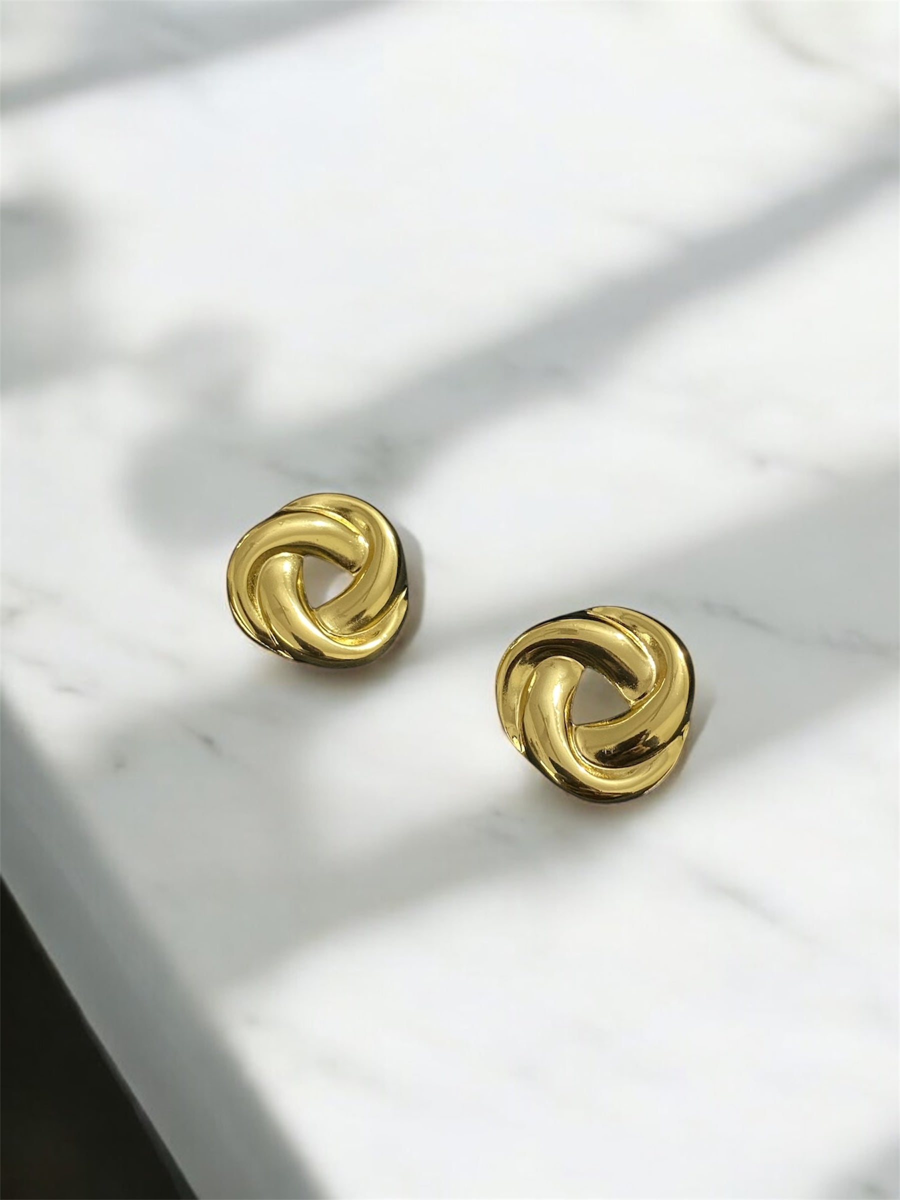 Chic Anti-Tarnish Designer Earrings – Elegance that Lasts