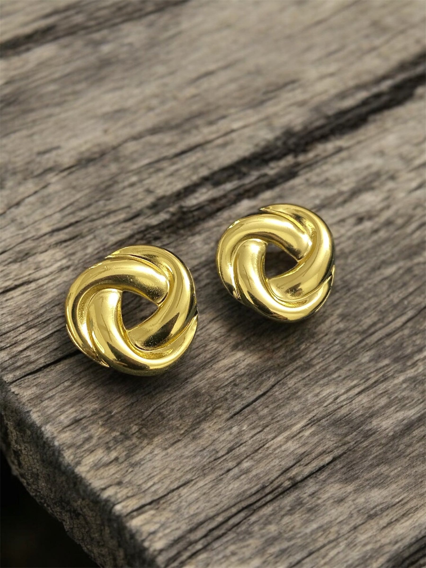 Chic Anti-Tarnish Designer Earrings – Elegance that Lasts