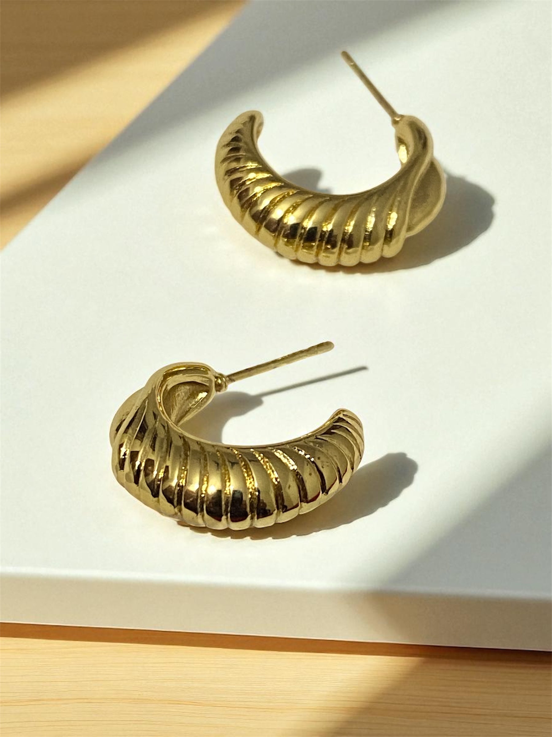 Anti-Tarnish Designer Hoop Earrings – Lightweight | Long-Lasting Shine | Hypoallergenic | Trendy & Elegant