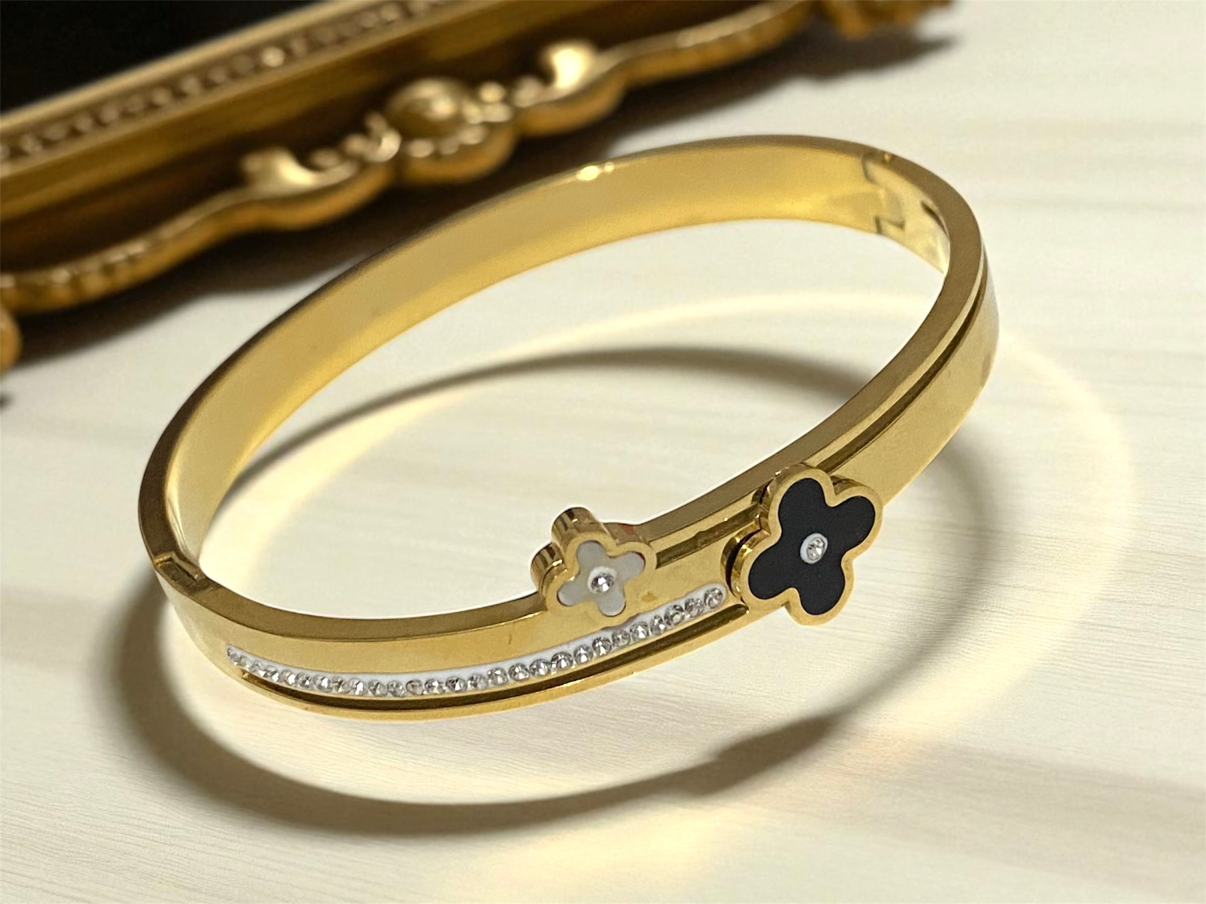 Elegant Anti-Tarnish Bracelet - Long-Lasting Shine and Durability