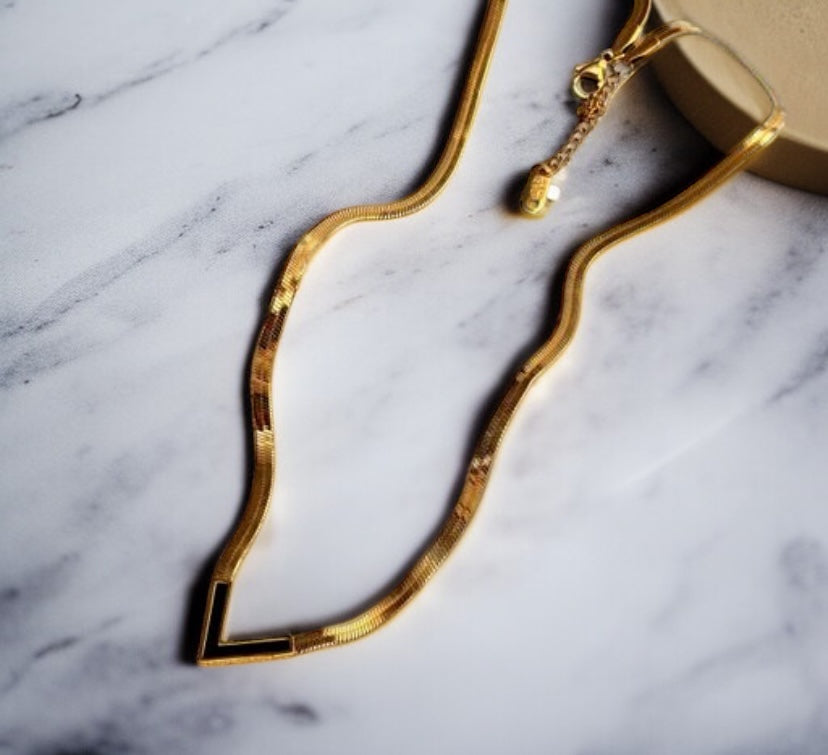 Anti-Tarnish 18K Gold Plated V Pendant Chain | Adjustable Waterproof Necklace for Women