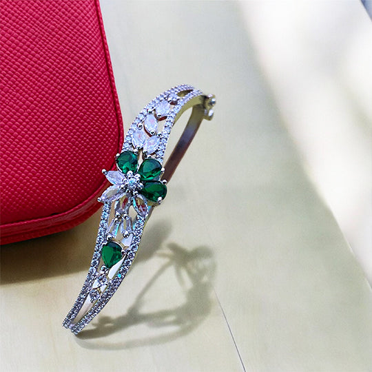 Elegant American Diamondalloy Metal Bracelet For Women