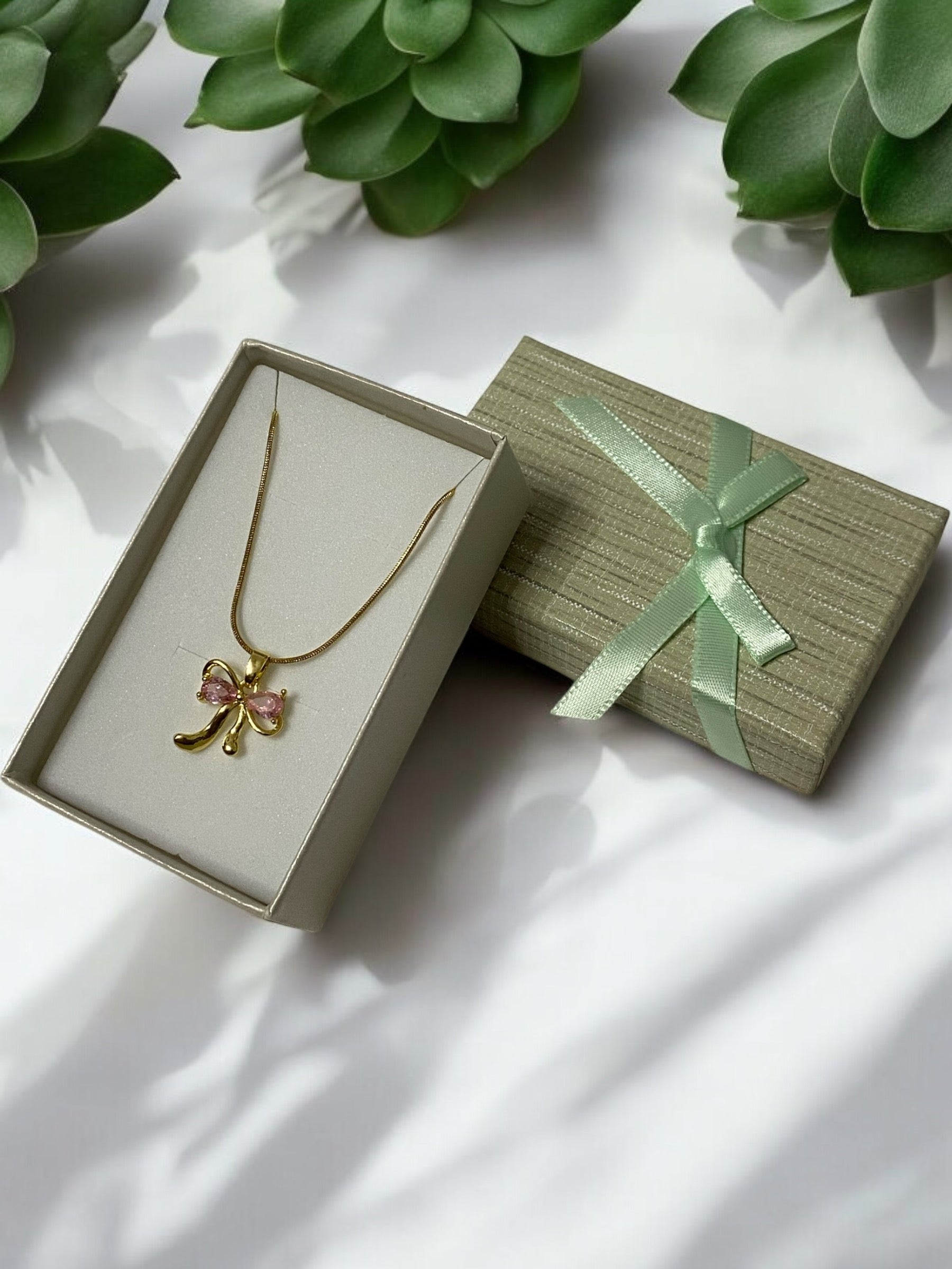 Anti-tarnish high quality small bow Pendant with pink stone